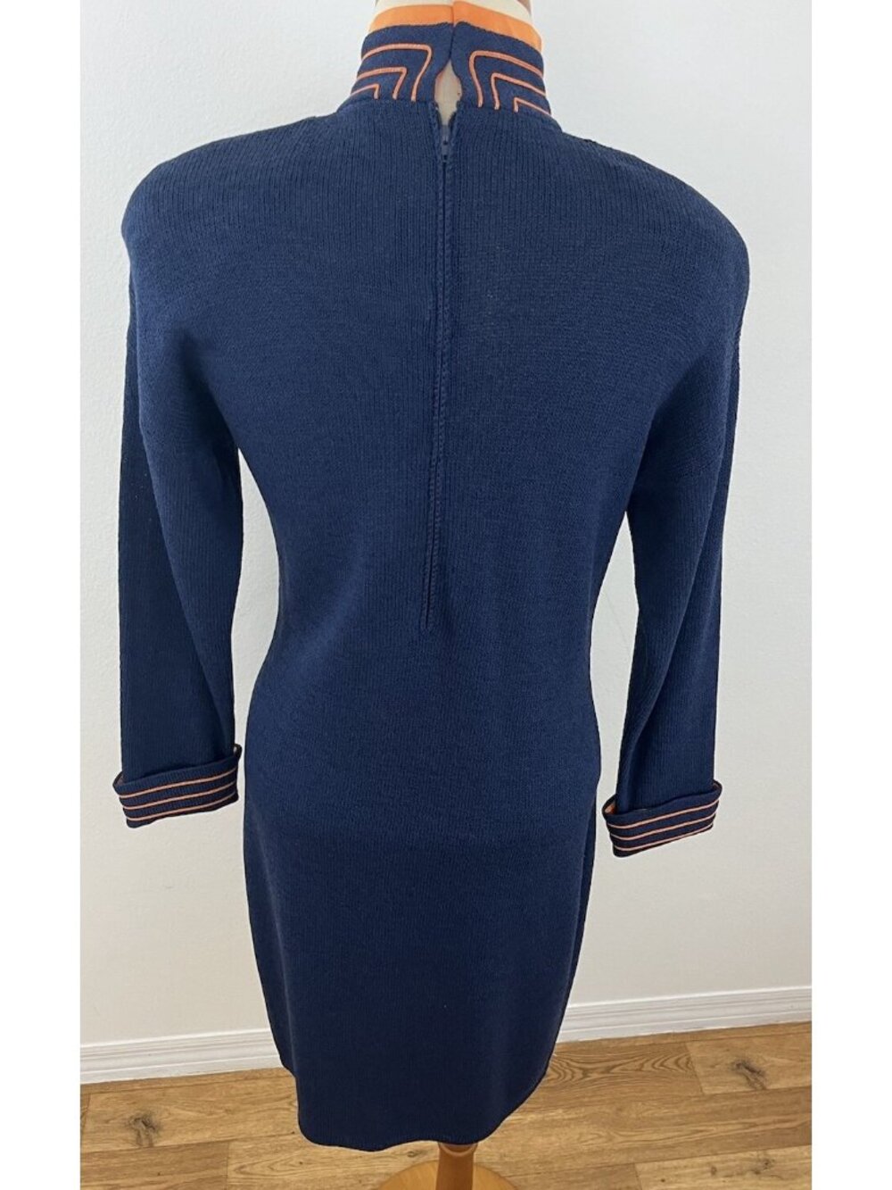 St. John Santana Knit Sweater Dress Women's 6 Blue Orange Trim Pin Accent - Picture 7 of 11